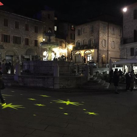 Appartamento Incantevole In Pieno Centro Storico Assisi Exterior foto