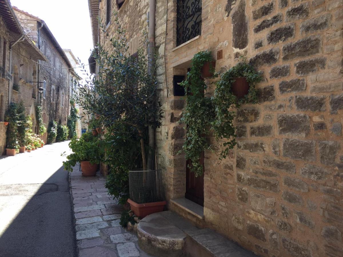 Appartamento Incantevole In Pieno Centro Storico Assisi Exterior foto