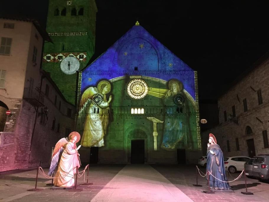 Appartamento Incantevole In Pieno Centro Storico Assisi Exterior foto