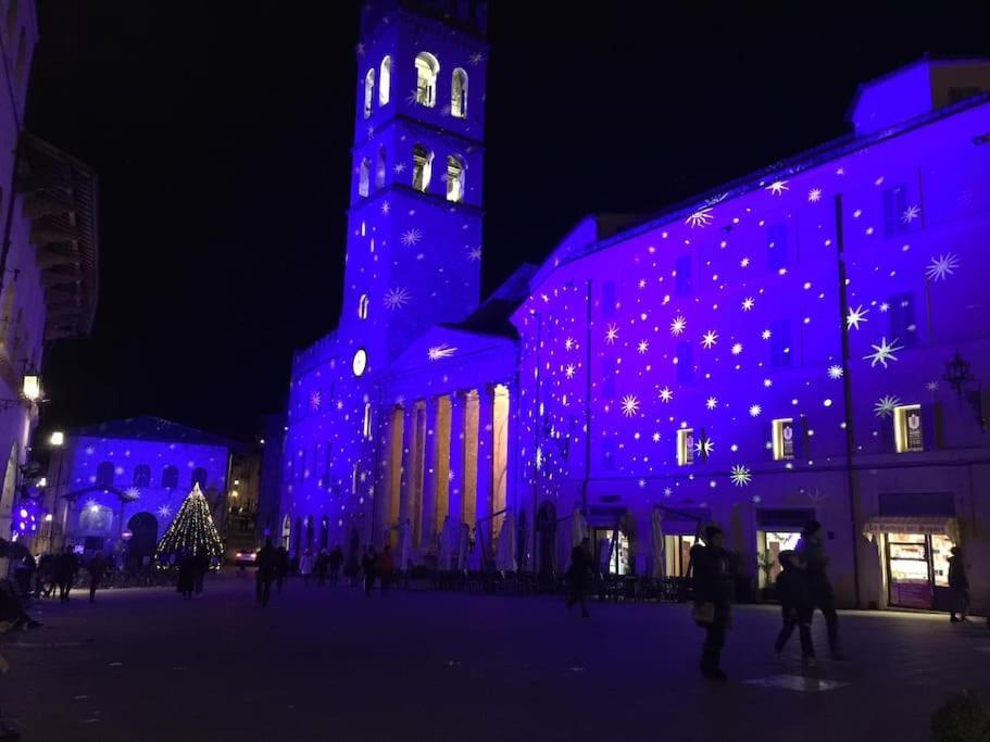 Appartamento Incantevole In Pieno Centro Storico Assisi Exterior foto