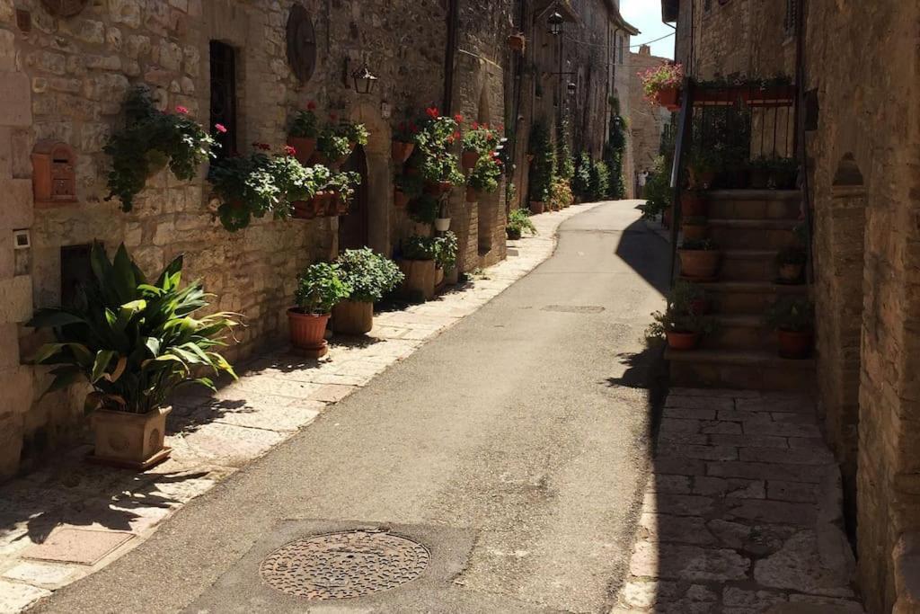 Appartamento Incantevole In Pieno Centro Storico Assisi Exterior foto